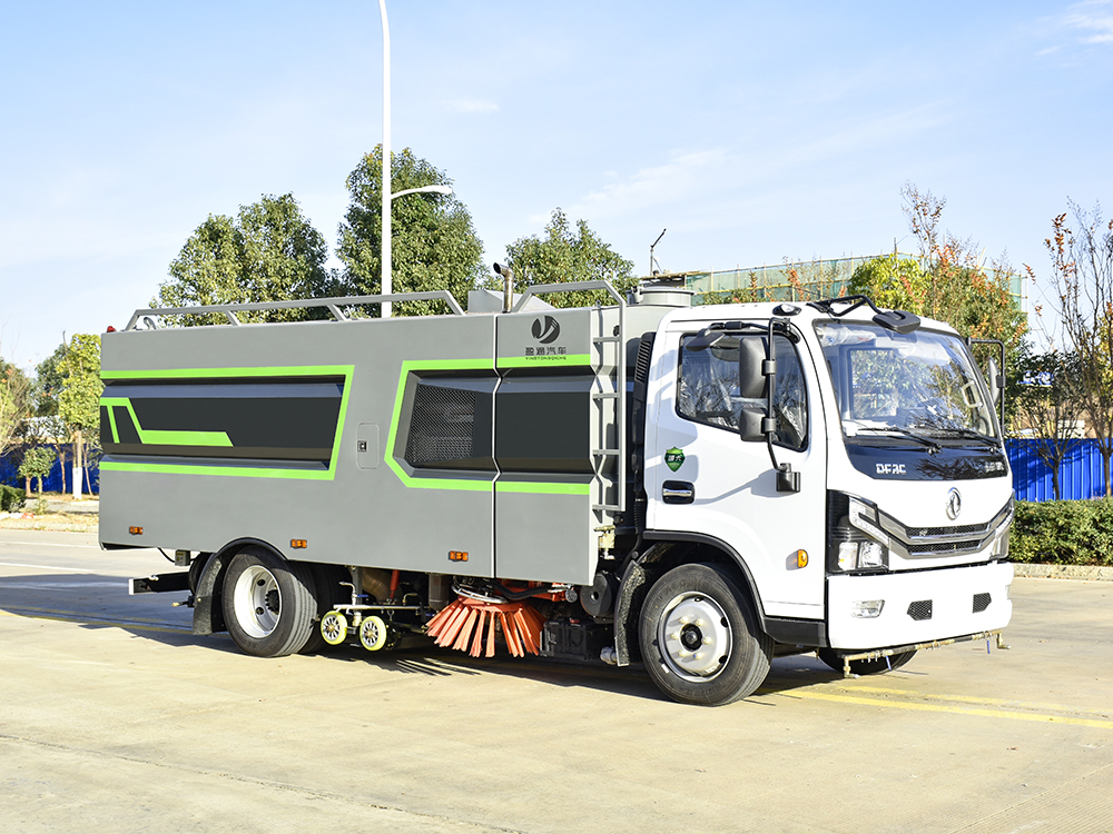 東風(fēng)多利卡D7洗掃車