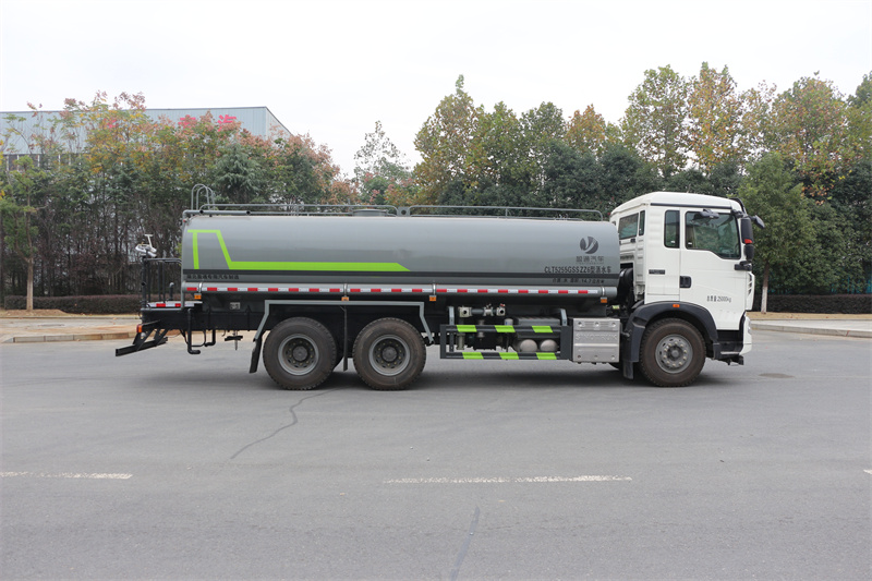重汽豪沃20方灑水車(chē)