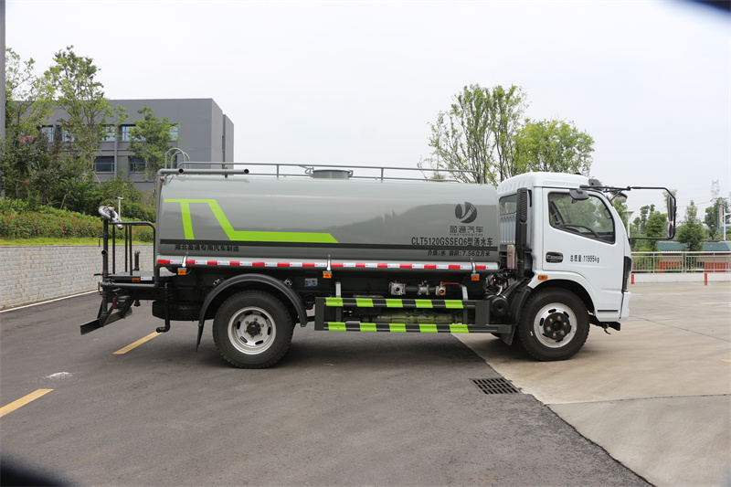 東風(fēng)福瑞卡 8 方灑水車(chē)