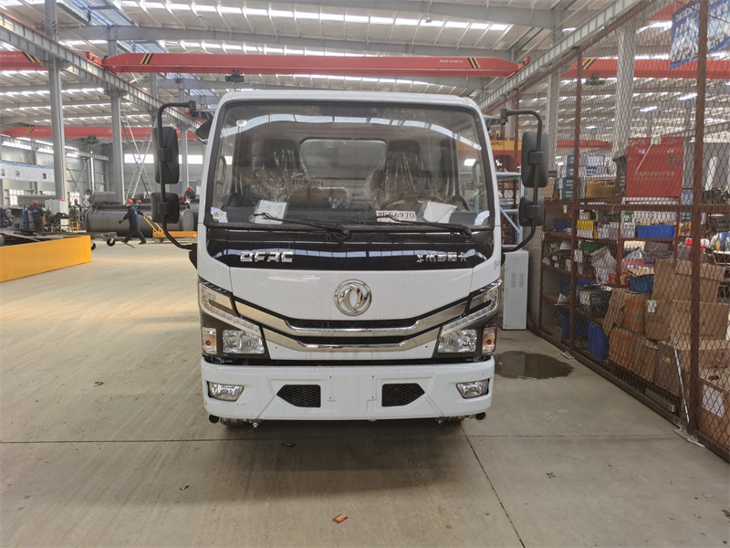 東風(fēng)5噸霧炮灑水車